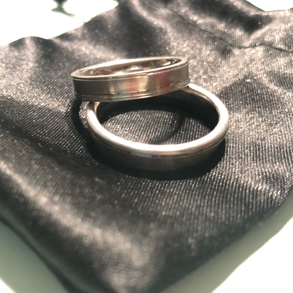 Breuning Sterling Silver 5mm width beveled striped band